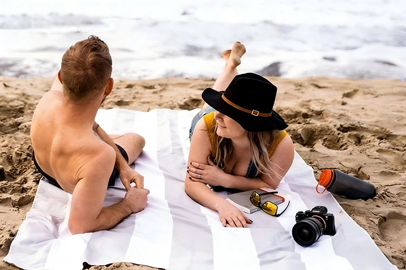 Never Feel Sandy & Wet Again: Introducing The Ultimate MICROFIBER BEACH TOWEL